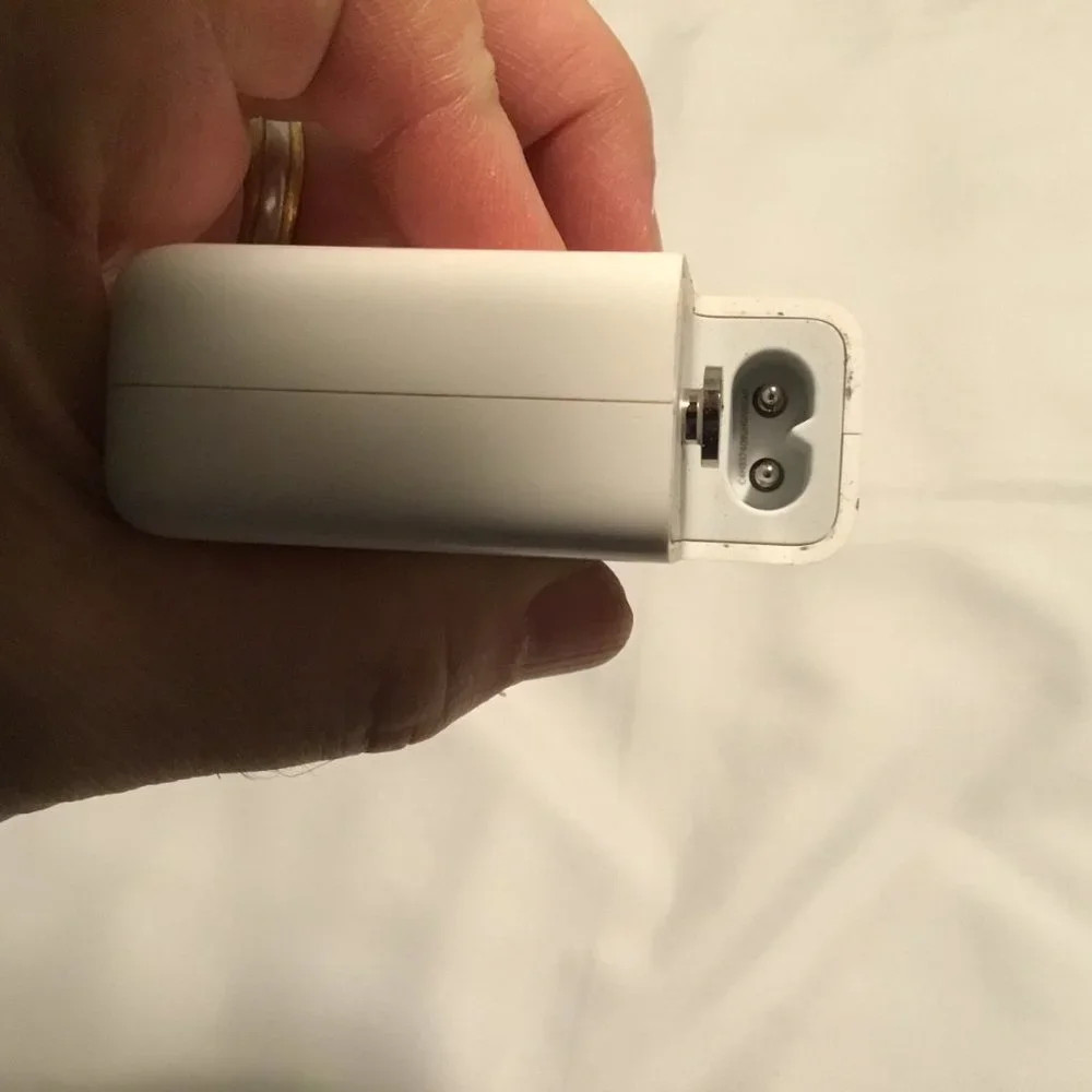 Apple A1718 USB-C 61W Power Adapter For 13